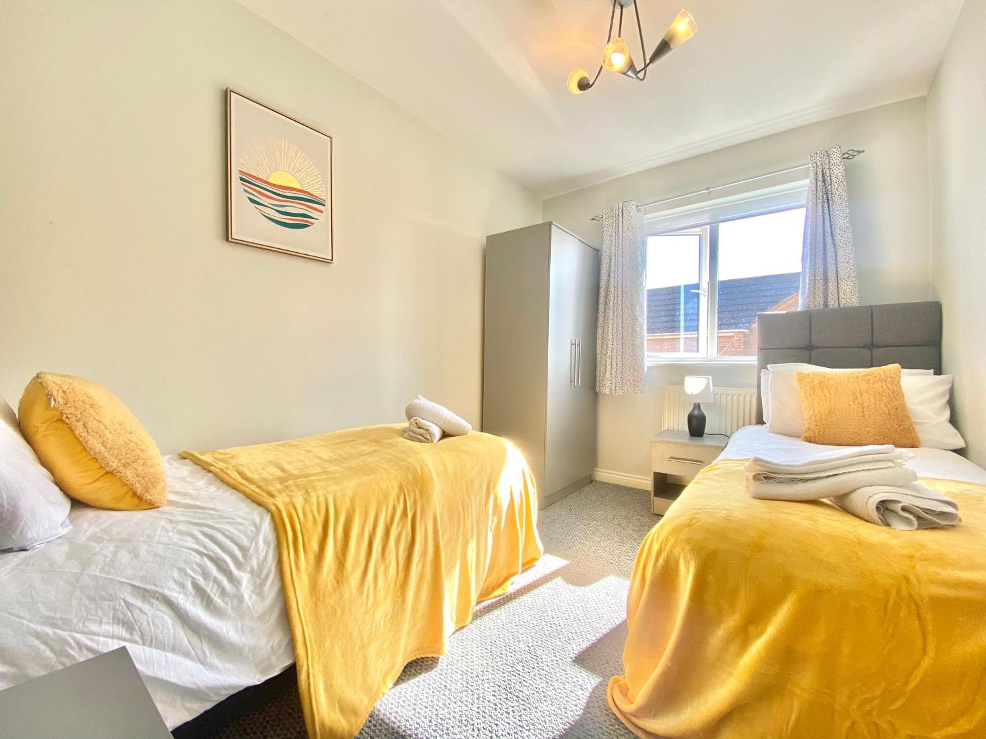 Free Private Parking! Oakley House And Garden! Fully Equipped 4 Comfy Beds Villa Corby Dış mekan fotoğraf